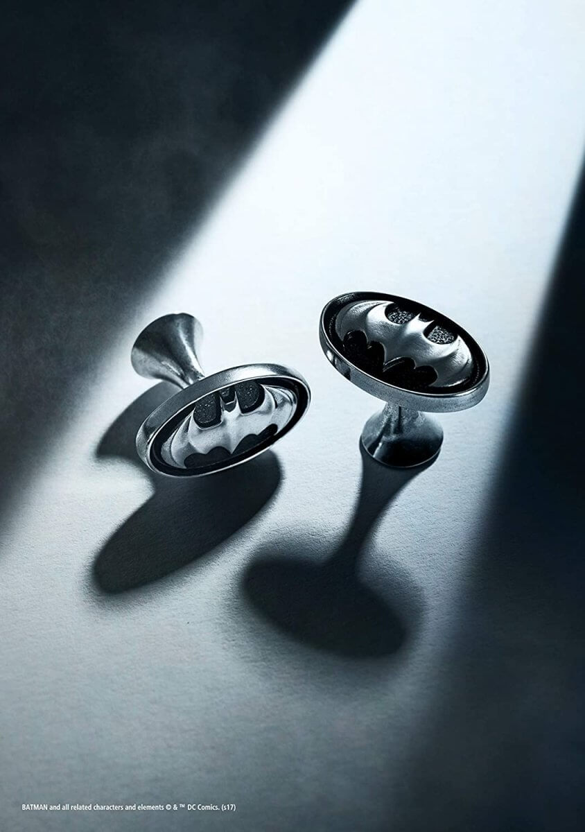 Batman Insignia Cufflinks - DC collectible Gift side show collectibles figurines statues