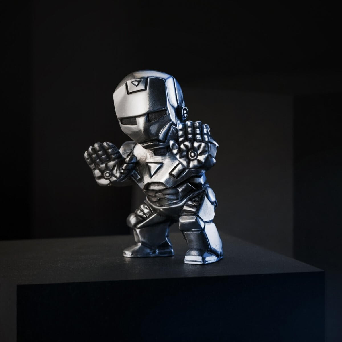 Iron Man Miniature Figurine - Marvel Collectible gift side show collectibles figurines statues