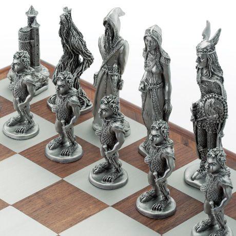 WAR OF THE RING Chess Set - Lord of the Rings collectible gift side show collectibles figurines statues